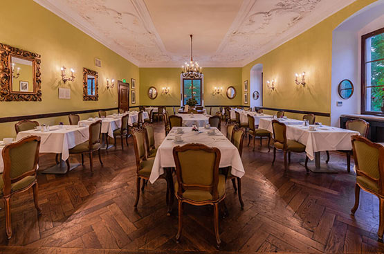 Rosenkavalier restaurant in Hotel Schloss Weikersdorf, Baden